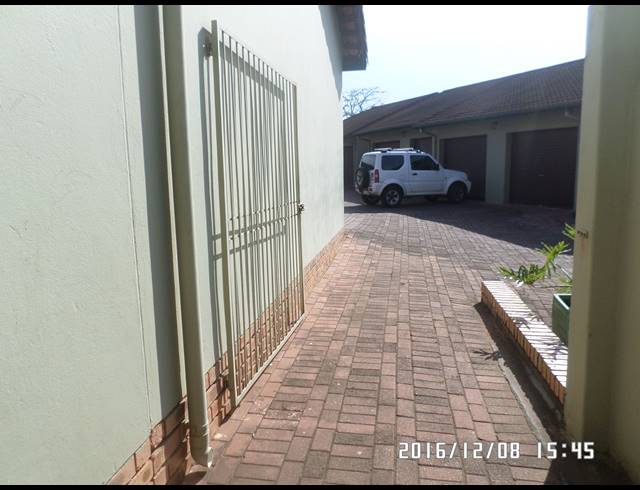 2 BEDROOM FLAT RENTED IN MEER EN SEE
